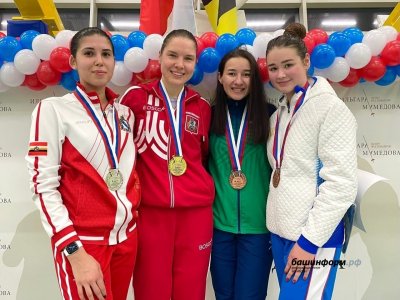 Рапиристка из Уфы Аделина Загидуллина взяла бронзу на всероссийских соревнованиях по фехтованию