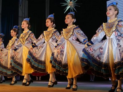 В фестивале детской народной хореографии «Хоровод дружбы» принимают участие 26 коллективов