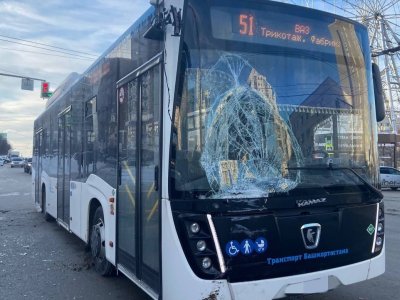 В Уфе столкнулись два пассажирских автобуса, есть пострадавший