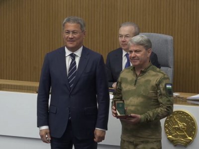Глава Башкирии наградил орденом генерала Шаймуратова героя СВО Александра Сопина