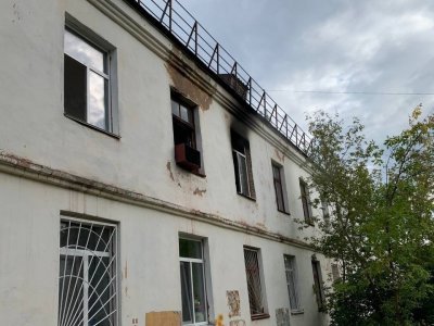 В Уфе пожарные спасли хозяйку горящей квартиры