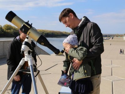 Тысячи жителей и гостей Уфы увидели Солнце в телескоп