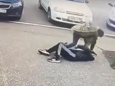 Житель Башкирии жестоко избил мужчину прямо на улице