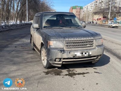 В Уфе 9-летний школьник попал под колеса Land Rover