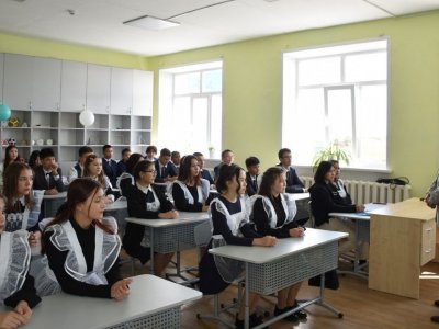 В российских школах планируют вводить уроки обществознания только с 9 класса