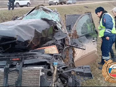 В Башкирии из-за проколотого колеса погибли водитель и пассажирка опрокинувшегося «Мерседеса»