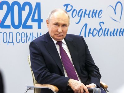Путин высказался за продление программы семейной ипотеки