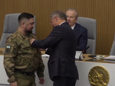 Первый вице-премьер Башкирии Азат Бадранов награжден медалью генерала Шаймуратова под номером 1