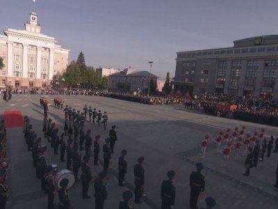 В Уфе на Советской площади начался праздничный концерт «Время сильных»