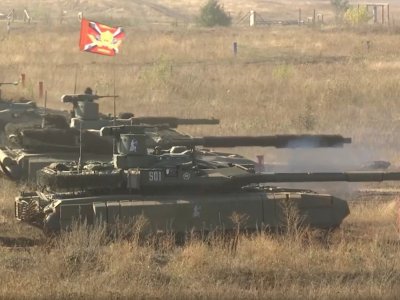 Контрактники из Башкирии проходят подготовку на танках Т-90М