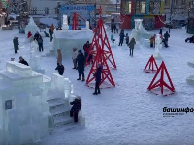 Рай для поклонников видеоигры Майнкрафт: в центре Уфы открылся тематический ледовый городок