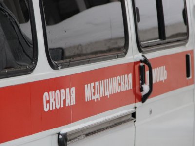 В Уфе работник разбил голову при падении у здания на улице Рубежной и погиб