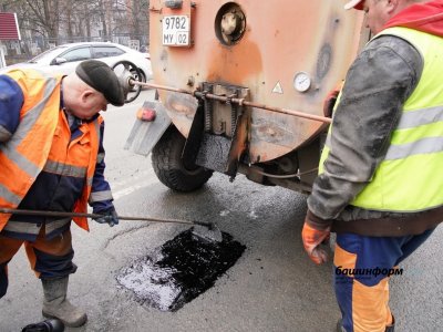 Дорожники столицы Башкирии уложили свыше 900 тонн асфальтобетона для ремонта ям