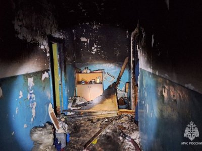 В Башкирии пожарные вывели из задымленного дома 30 человек