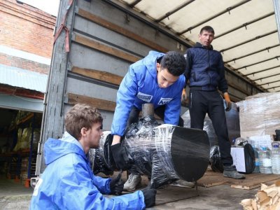 «Единая Россия» доставила более 82 тысяч тонн грузов в новые регионы и на фронт