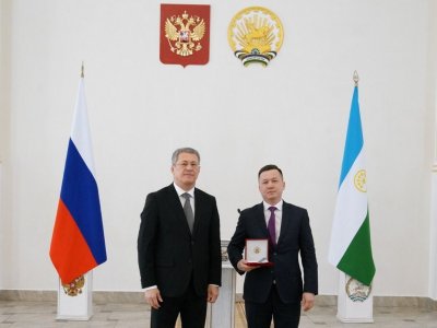 Айнуру Аккулову присвоено звание «Заслуженный экономист Республики Башкортостан»