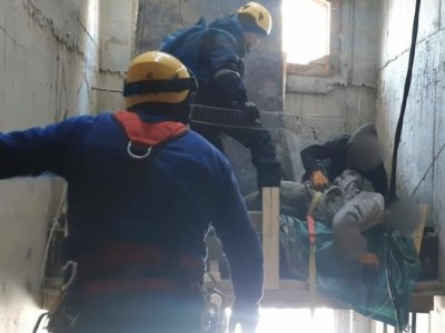 В Башкирии на стройке работник упал с 9 этажа