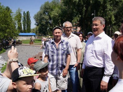 Глава Башкирии ознакомился с ходом реконструкции территории вокруг озера Теплое