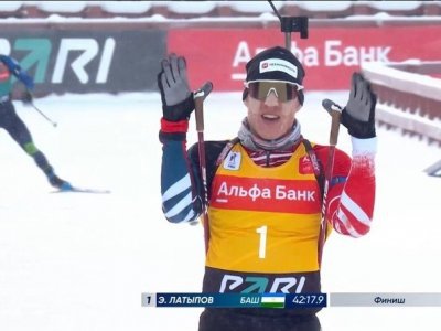 Биатлонист Эдуард Латыпов завоевал второе золото на этапе в Ханты-Мансийске