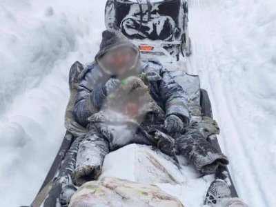 В Башкирии попавшую в беду семью на двух снегоходах с санями доставили в деревню