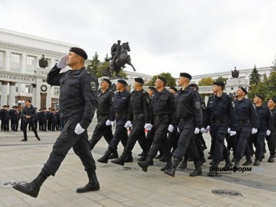 В Уфе состоялся парад сотрудников полиции, посвященный 100-летию ППС России