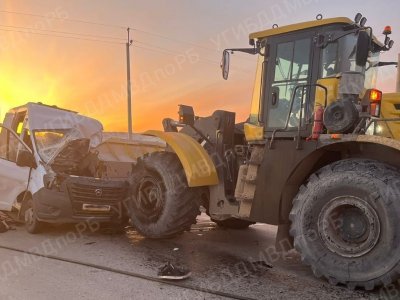 В Башкирии автобус с работниками врезался во встречный трактор: пострадали шесть человек