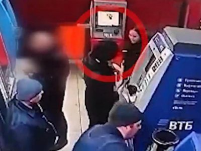 В Уфе полицейские не дали женщине перевести мошенникам около 2 млн рублей