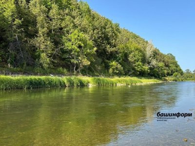 Жители Башкирии достали из воды труп женщины