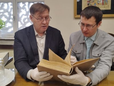 Евразийскому музею кочевых цивилизаций Иран подарил копию «Записки» ибн Фадлана