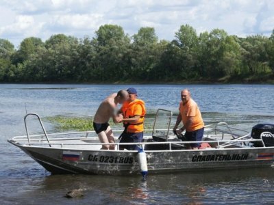 В Уфе спасатели предотвратили несчастный случай на воде