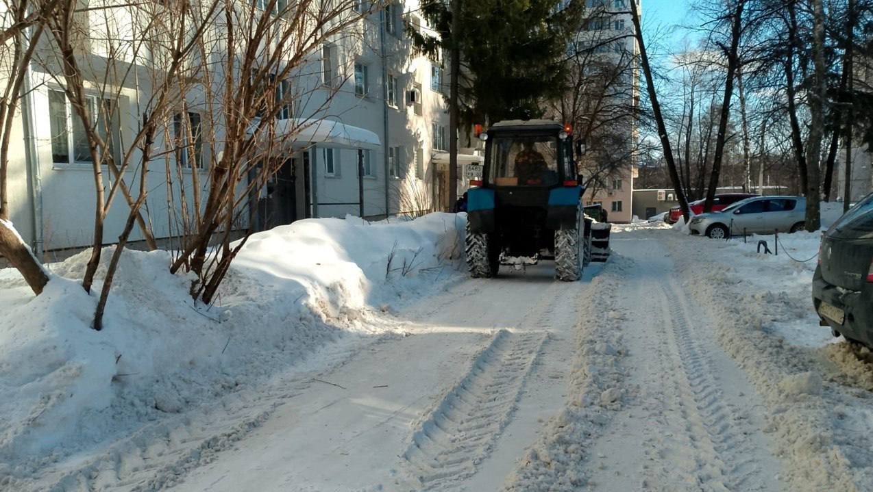 В Уфе двор, где застряла машина скорой помощи, очистили от снежной каши »  Свежие новости на сегодняшний день из Уфы и Башкортостана